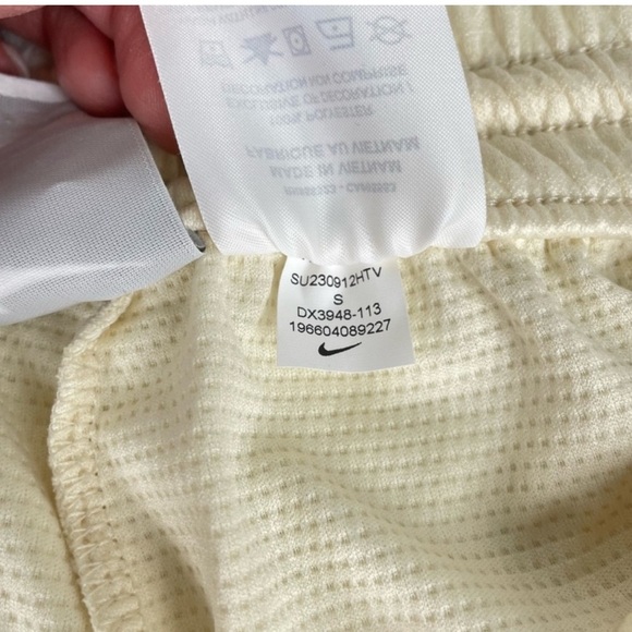 NWOT Nike Dri-Fit Swoosh Fly Crossover Women’s Small Ivory Basketball Shorts - Picture 13 of 14